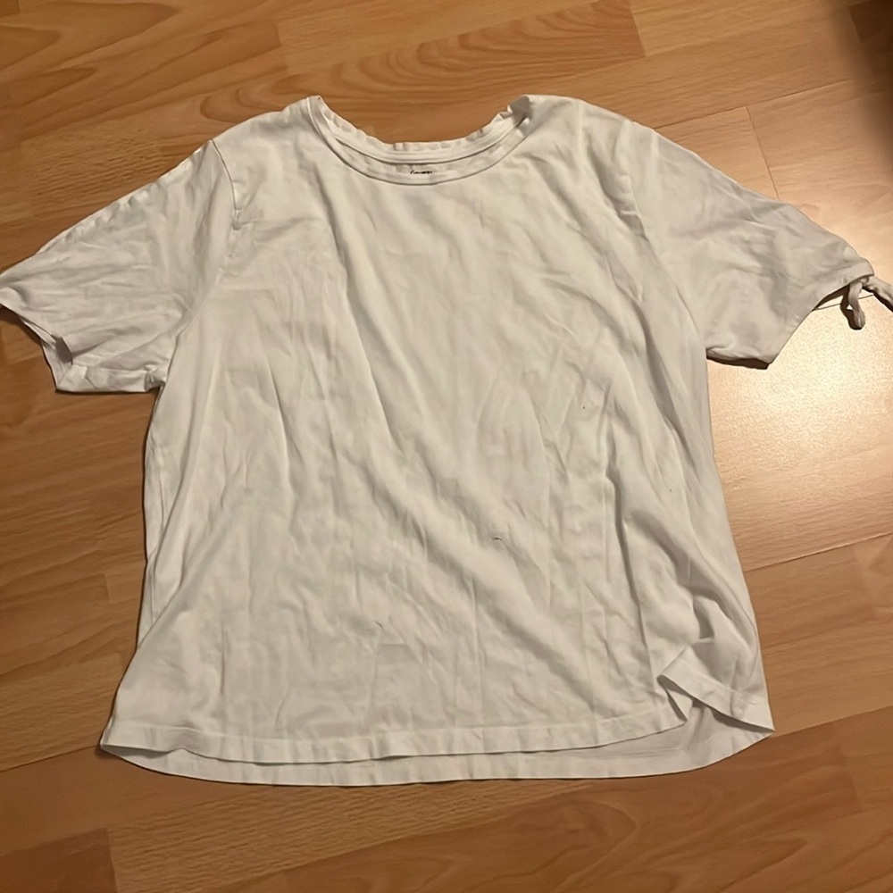 4/$20 Women’s plain white t-shirt size large, decorative ties on sleeves